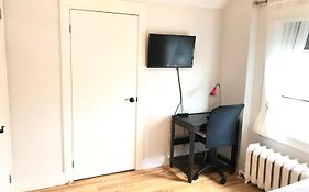 The Parkway Place Guesthouse  2*